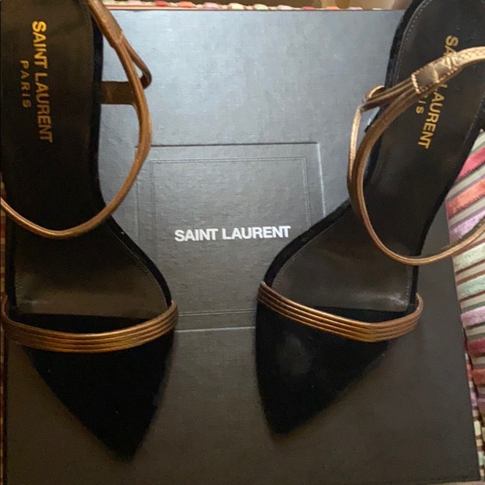 39 1/2 Saint Laurent Black and Gold Heels
